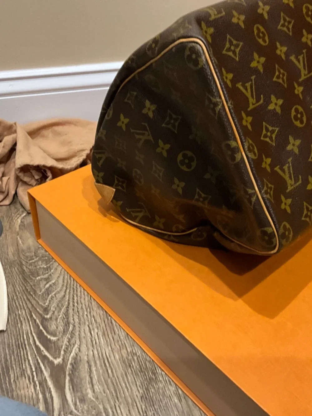 Louis Vuitton Monogram Speedy 40
